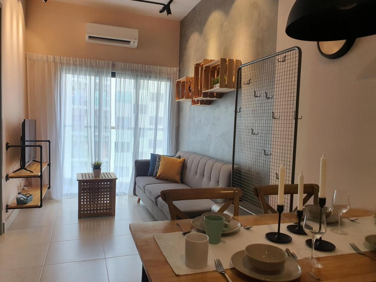 Cozy 2 Bedrooms 4 Pax Menjalara Near Desa Park City クアラルンプール エクステリア 写真